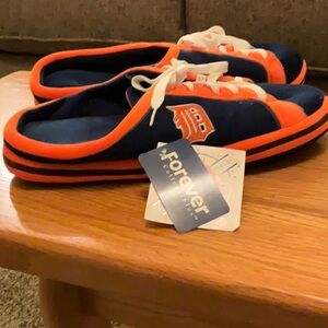 NWT Men’s Size Large Detroit Tigers Slipper, Very Unique